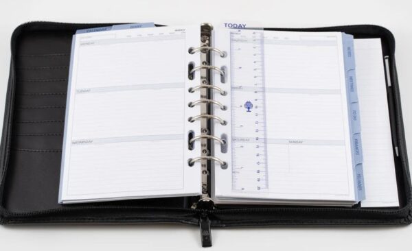 Organiser Debden Dayplanner 7 Ring Zip Black DK2299 - Image 2